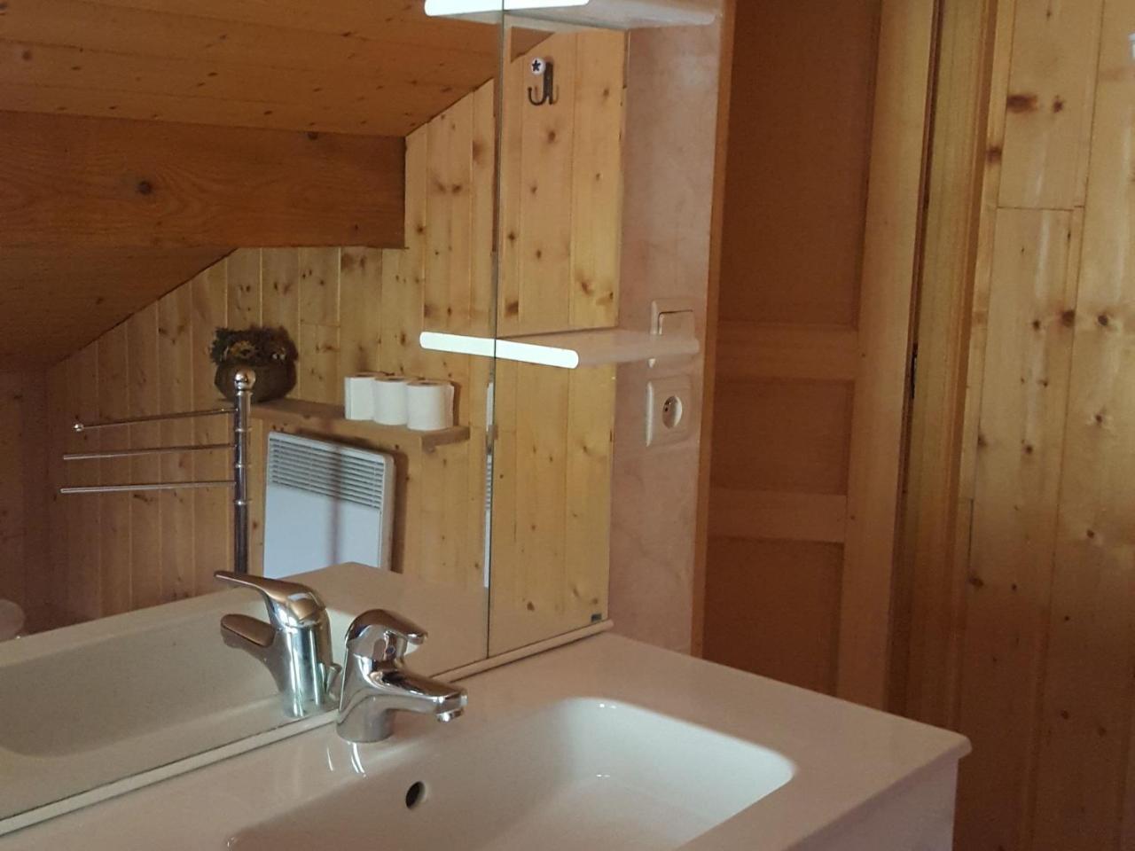 לה ג'ט Magnificent Chalet On The Mountain Slopes חדר תמונה